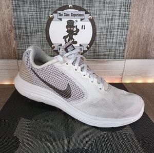 Nike Revolution 3